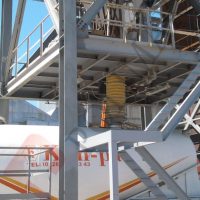 Telescopic chute tanker truck loading spout